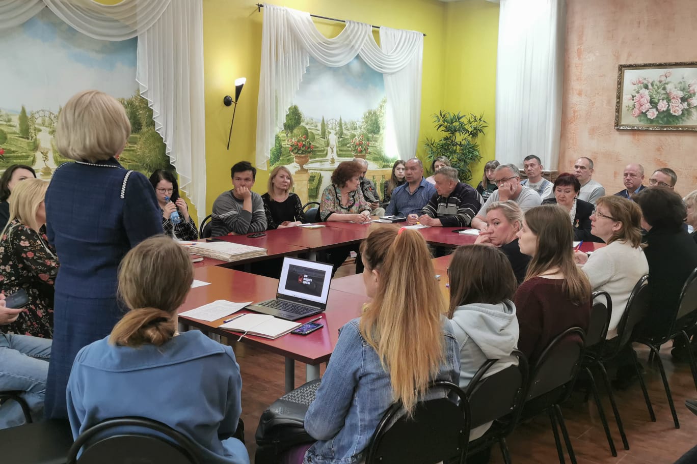 Нижегородские нко. Коллектив НКО. НКО И СМИ. Город специалистов. Библиотека в выездном Арзамасского района.